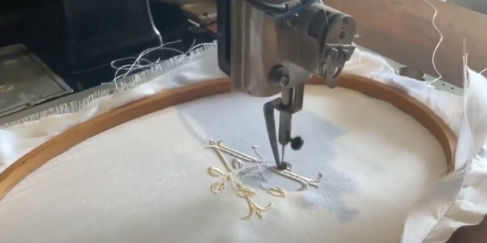 Jacquard instructed embroidery machine